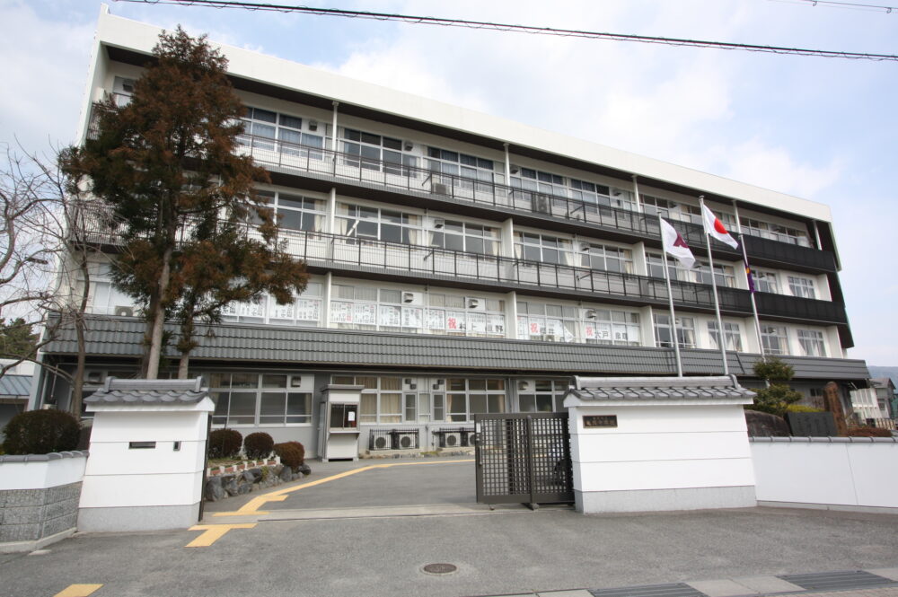 亀岡中学校